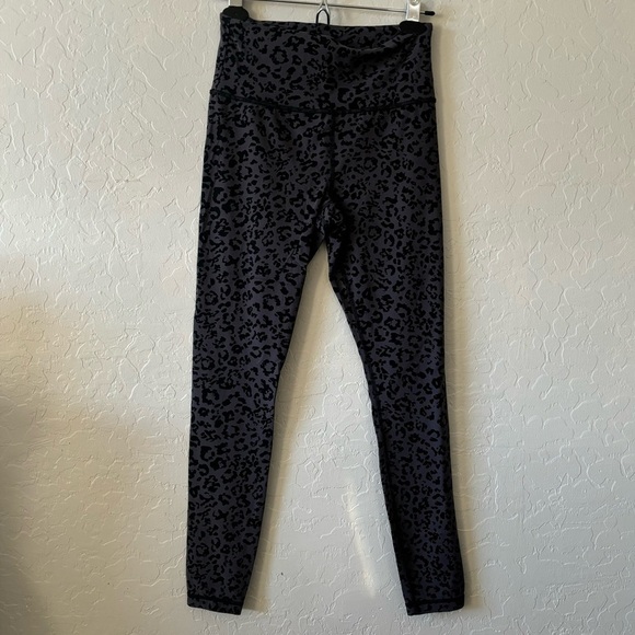Athleta Elation Ultra High Rise Leopard Print Leggings Blue Purple Size S - Picture 2 of 7
